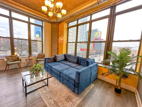 Near South Side Appartement | McCormick Place Stylish Corner Suite with Optional Parking and Gym Access Sleep 6 in South Loop Chicago
