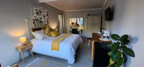 Malmesbury Maison | McCrae's Garden Suite