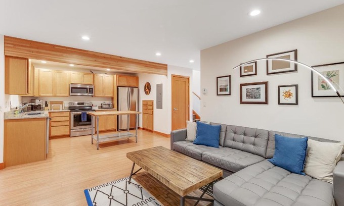 Eastsound Maison | McKinnis Hill Cabin