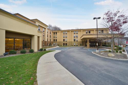 Ross Township Hôtel | McKnight Hotel