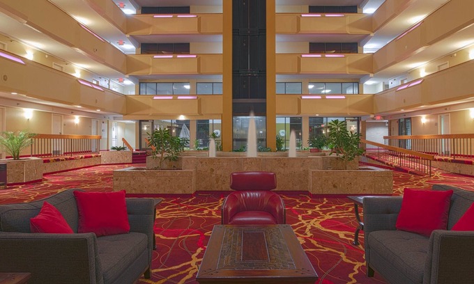 Downtown Hôtel | MCM Eleganté Hotel & Suites