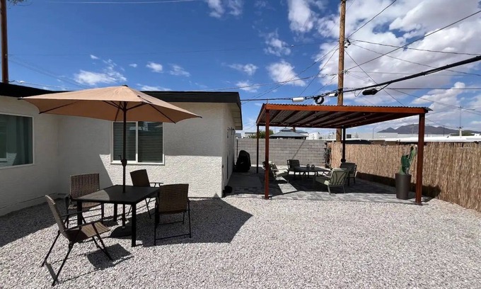 Sunrise Manor Maison | MDRN 4BEDRM House in Las Vegas, 10mins from airport