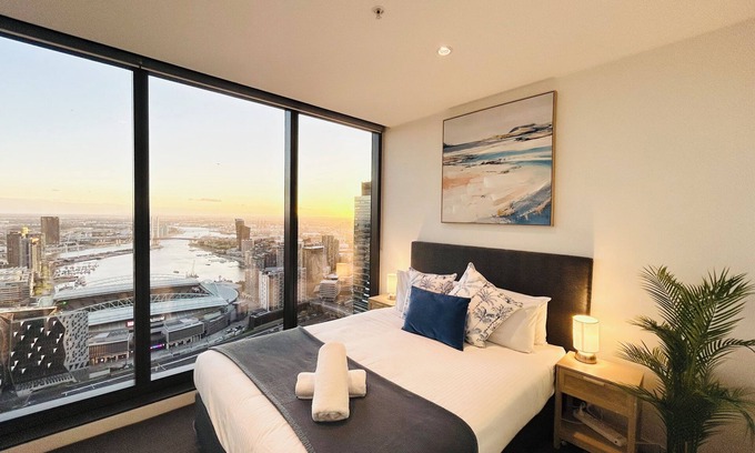 Melbourne Central Business District Appartement | ❤️MDSFE11/InnerCBD/SkyHigh View/1Min To Station/FREE(Heated Pool/GYM/Tram)