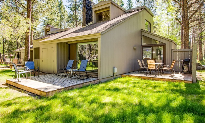 Sunriver Copropriété | Courte promenade au village, profitez de la pelouse d'herbe spacieuse, lit Cal King - MEAD05