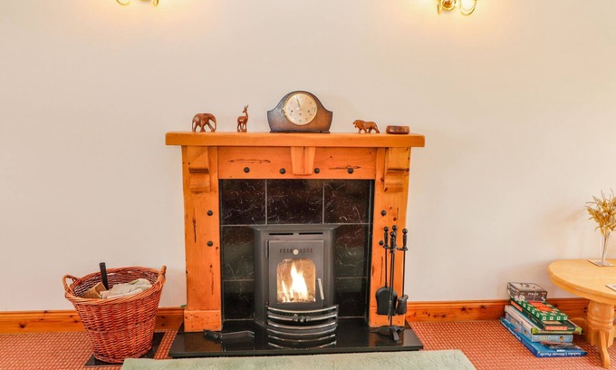 Coolbawn Maison | MEADOW VIEW, pet friendly in Coolbaun, County Tipperary