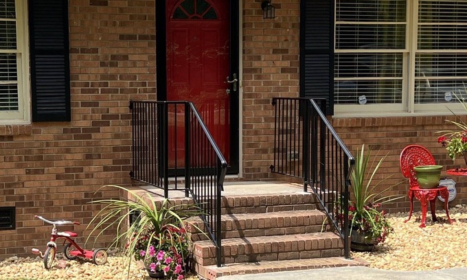 Cedar Grove Maison | (Mebane) Relaxation Retreat ( Near Chapel Hill and Durham )
