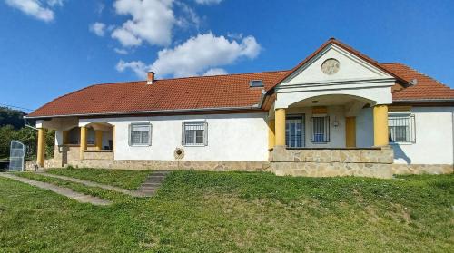 Magyarhertelend Maison | Mecseki Farkasvár