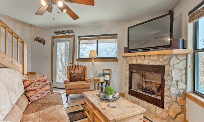 Medicine Park Maison | Medicine Park Cabin Rental with Mountain View