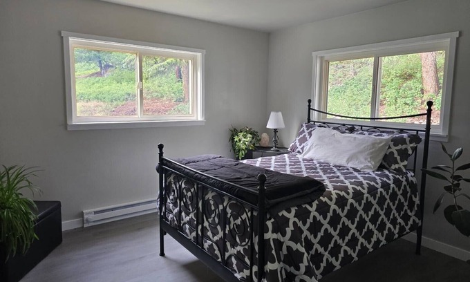 Conner Maison | Medicine Tree Chalet in Conner