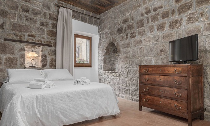 Viterbo Maison | Medieval House built in 1200 in the centre! FREE private parking
