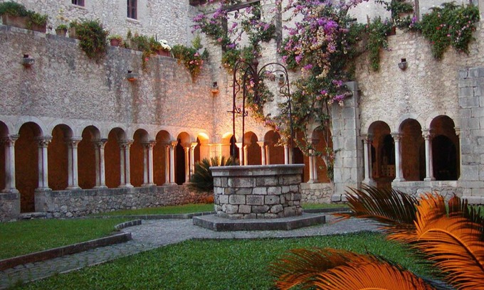 Sermoneta Villa | Villa médiévale avec piscine et d'un belvédère dans les murs historiques - près de Rome Naples