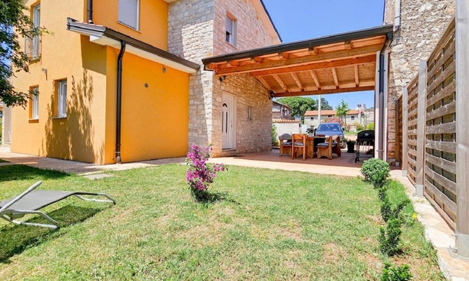 Dajla Maison | Maison de vacances méditerranéenne avec grand jardin, adaptée aux chiens