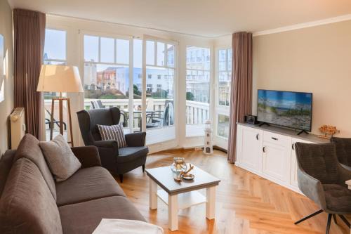 Kuehlungsborn Appartement | Meeresblick - inklusive saisonalem privatem Strandkorb