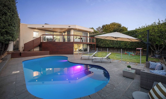 Ashwood Maison | Melbourne Spacious 4-bedroom Poolside comfort for the whole family