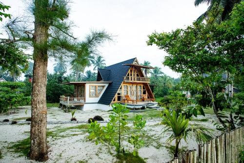 Siberut Maison | Mentawai Balcony