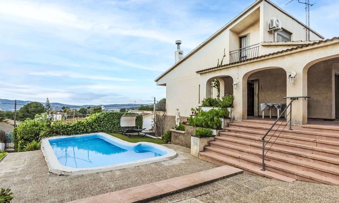 Sant Jaume dels Domenys Maison | Mercedes by Interhome