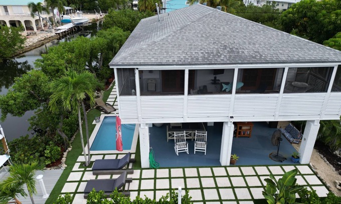 Breezeswept Beach Estates Maison | Mermaid House! Pool, Dockage, Outdoor Bar!