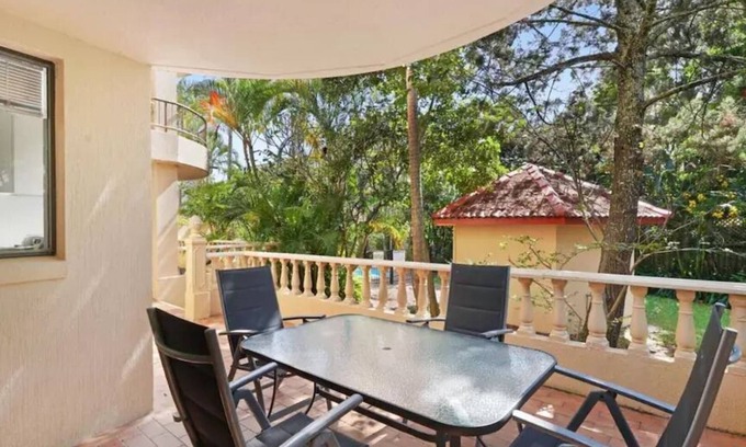 Mermaid Beach Appartement | Mermaid / Nobby Beach Walk to Beach & Restaurants