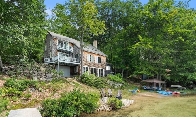 New Durham Maison | Merrymeeting Lake Private Beach, Gazebo & Hot Tub