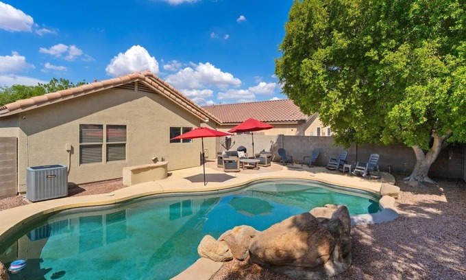 East Mesa Maison | Mesa Oasis Private Pool Fire Pit Sleeps 6