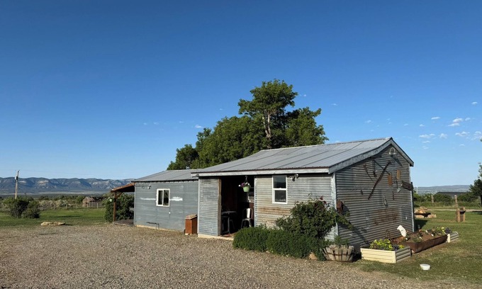 Cortez Cabine | Mesa Verde Cabin II - Sweeping Views of Mesa Verde only 10 miles out!