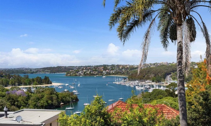 Seaforth Maison | MetaWise Luxe 6 Bed Ocean View Family Home in Seaforth