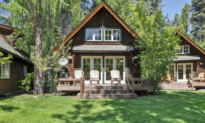 Camp Sherman Cabine | Metolius River Resort Cabin 4 Luxurious cabin on the Metolius River w/ fireplace