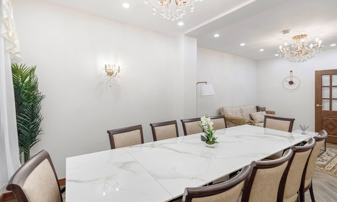 St. Ann's Maison | Metro Majesty: 5-Bedroom Gem in South Tottenham