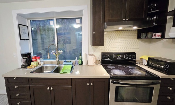 New Westminster Maison | Metropolis MetroTown Area lovely place 2 bedrooms near Skytrain