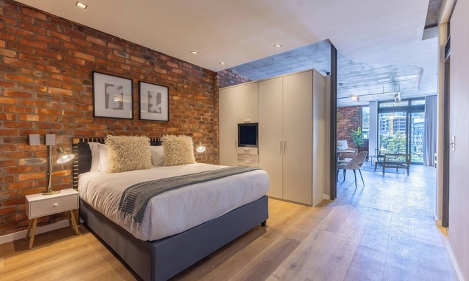 Flora Park Appartement | Metropolis Studio Apt | Wifi | Netflix