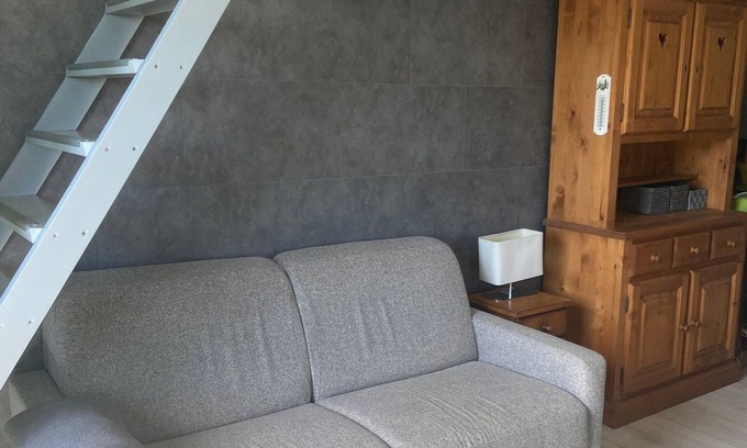 Le Praz de Lys Appartement | Mezzanine Apartment for 6, Village Center, Near Slopes
