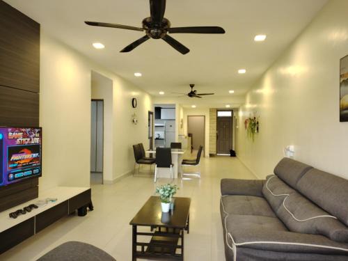 Taman Desa Tebrau Appartement | MGM-Tebrau City Walk within 5 min to AEON Mall, Ikea & Toppen