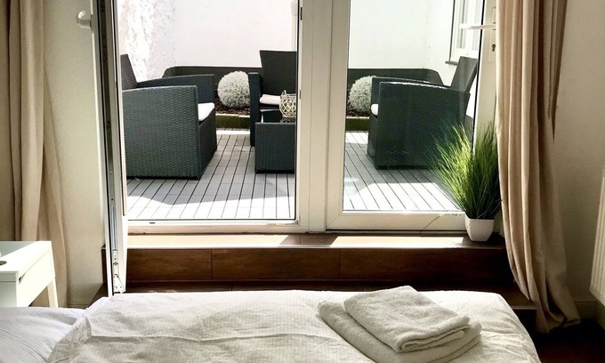 Bahnhofsvorstadt Appartement | Mi Casa 2 room city, inner courtyard