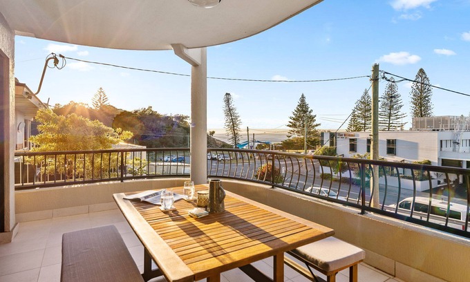 Miami Maison | Miami Beach House - Modern Beachfront Holiday Home with Pool and Lift