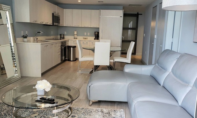 Brickell Copropriété | Miami Escape: 1BR+Den near Best! Nightlife, Restaurants, Shops & Luxe Amenities