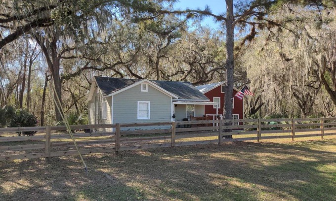 Micanopy Maison | Micanopy Countyline Cottages
