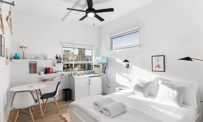 South Scottsdale Appartement | Micro Studio with balcony & pool view - Walk to OT
