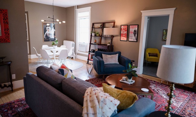 Merriam Park Maison | Mid-Century Mod Merriam Park Duplex