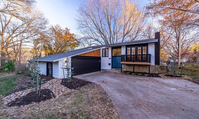 Lenexa Maison | Mid-Century Modern Retreat Home in Overland Park - Full Home