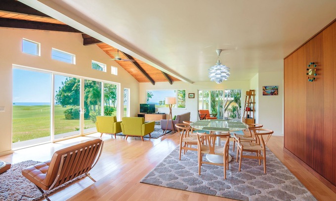 Princeville Maison | Vues spectaculaires sur l'océan et le parcours de golf fraîchement rénovés au milieu du siècle