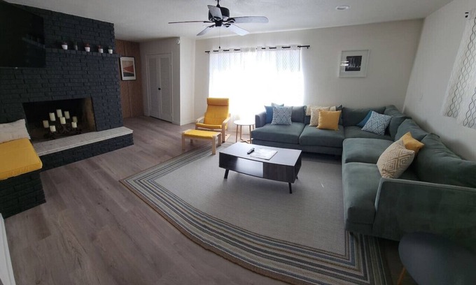 Paradise Maison | Mid-century rural ranch house minutes to the strip