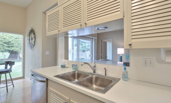 McMinnville Maison | First In Class | Pool | Midcentury Modern