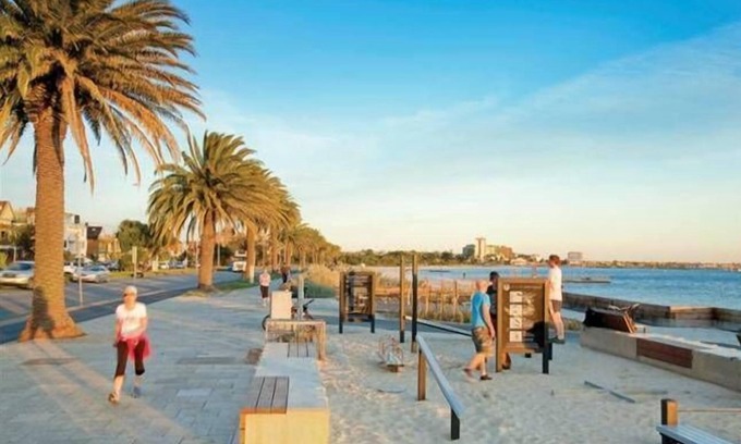 Middle Park Appartement | Middle Park Art Deco Gem + Beach, Park, Lake, Shops, Cafes & Trams.