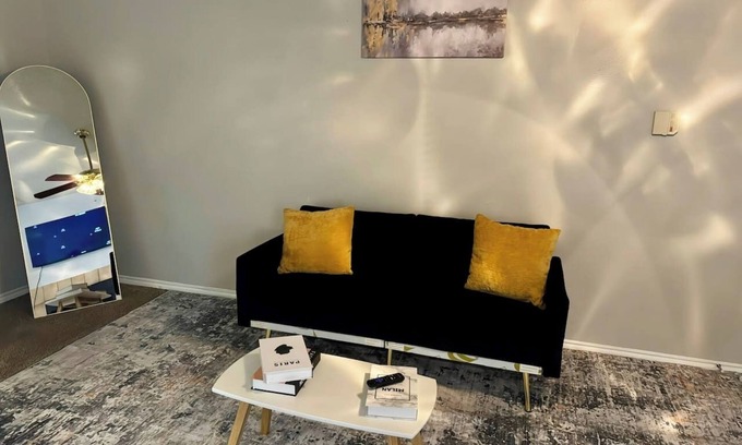 Medical Center District Appartement | Midnight & Gold Retreat /Medical Center & SeaWorld
