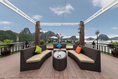 Cat Hai Location De Bateaux | Midori Preminum Cruise in Ha Long Bay