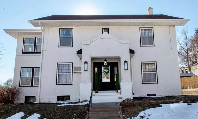 Midtown Maison | Midtown Mansion Close to Old Market, CWS, CHI, Blackstone district and more!