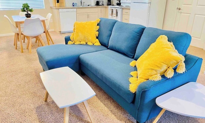Old Southwest Maison | Midtown Townhouse 3TVs Fast WiFi 2 Baths Sleeps 6