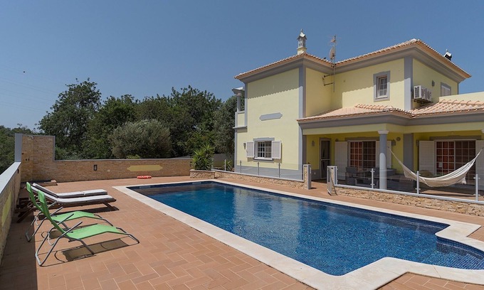 Silves Villa | Milap Villa, Wifi, AC, Jardin, Piscine