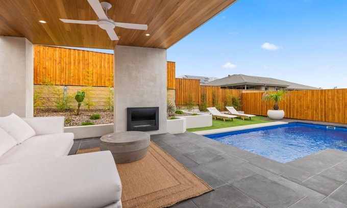 Boolaroo Maison | Milburn Circuit Boolaroo 44 - Entertainer's delight, inside and out