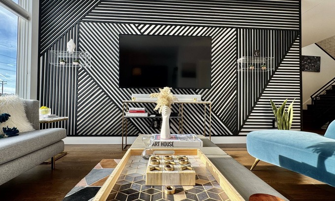 River North Art District Maison | Mile-High Modern Retreat: Your Denver Getaway